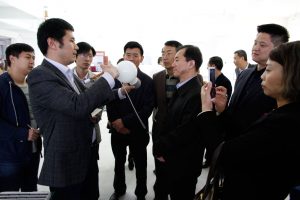 四川省领导ag亚娱电子考察无极灯项目